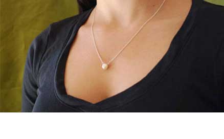 亚马逊海外购：Dogeared 美国产 Pearls of Love 珍珠款锁骨项链  降至￥159.42，凑单直邮免运费，含税到手仅￥193
