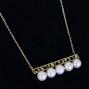 乐天国际：Pearlyuumi Akoya 海水珍珠两件套装（星之水滴项链+手链） 30000日元（约￥1740，可凑单包直邮）