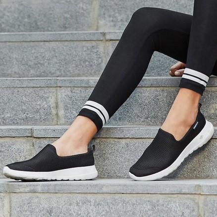 亚马逊中国：镇店之宝，18年新款 Skechers 斯凯奇 GO WALK JOY系列 女士轻质健步一脚蹬休闲鞋 3色 历史新低￥236包邮