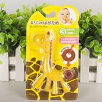 日本亚马逊：KJC长颈鹿型婴儿牙胶 3个月以上（医用级硅胶） 售价752日元（约￥44元）