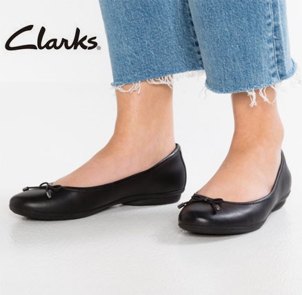 亚马逊中国：CLARKS 其乐 Gracelin Blu 女士羊皮平底单鞋 2色可选，95折后实付新低￥360包邮