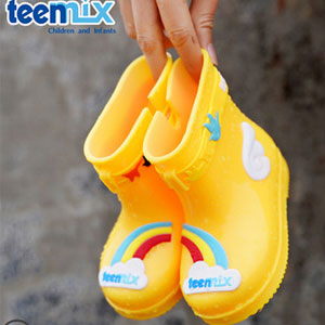天猫商城：Teenmix 天美意 儿童雨鞋 短筒雨靴  现价￥59元，领￥20元优惠券，券后实付￥39元包邮！