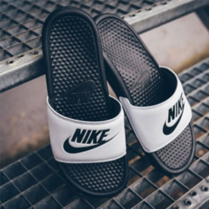 NIKE中国官网：Nike耐克 Benassi JDI黑白配色凉拖降至￥99，叠加满减