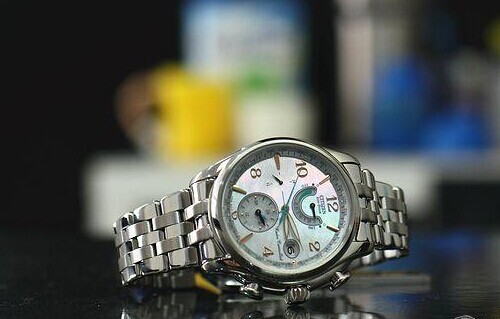 CITIZEN 西铁城 FC0000-59D 珍珠贝母 蓝宝石 经典 女款光动能腕表原价5 现8.66 下单9折8.79