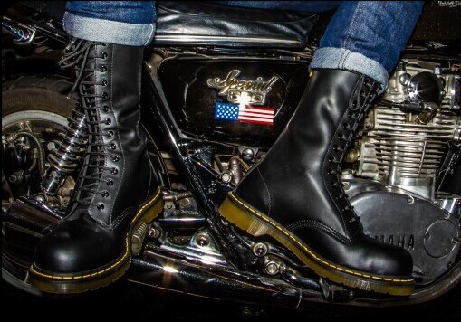 Dr.Martens 1940经典款 中性马丁靴原价5 现.99 凑单7折.59 到手¥615