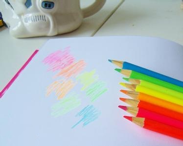 Crayola 绘儿乐 CYO681120 8支装荧光画笔 原价$13.13,现特价4.4折$5.78,直邮无税,运费仅$2.09