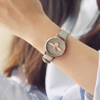 Mybag：Olivia Burton 蜜蜂浮雕女士腕表 特价£125，用码75折实付£93.75，直邮包邮到手仅￥817
