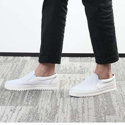 京东商城：Hush Puppies 暇步士 男士牛皮压花板鞋 B1C01AM6 现￥199，参加2件5折，凑单到手￥99.5/双