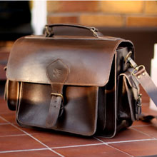 Unineed：GRAFEA 真皮 复古相机包  额外85折£101.99，免费直邮到手￥912