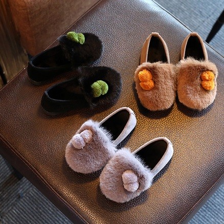 天猫商城：网易严选 2018秋冬季新款女童加绒毛毛豆豆鞋（26~36码） 3色 特价￥22.9，领券减￥5实付￥17.9包邮