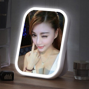 天猫商城：百年羚 台式 Led 带灯化妆镜  现价￥40.5，领￥15优惠券，实付￥25.5包邮