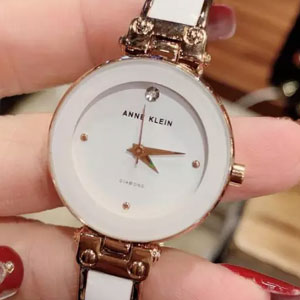 亚马逊海外购：Anne Klein 安妮·克莱因 AK/1980WTRG 女士goldtone镶钻手表  镇店之宝价￥224.31，免费直邮无税到手￥247元