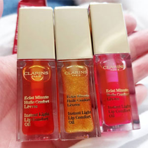 亚马逊海外购：Clarins 娇韵诗 丰盈魔法护唇油 03号小红莓 降至￥138.74，凑单免费直邮，含税到手约￥151.36