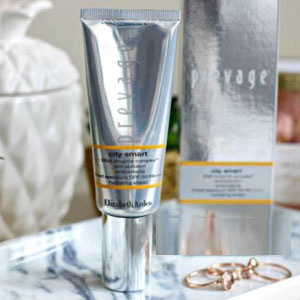 Feelunique：现有Elizabeth Arden雅顿全线买三免一+满99镑立减9镑促销！逆时橘灿防晒霜折后£33.33，直邮到手每件约￥290元