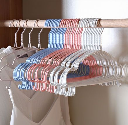 天猫商城：白菜价！美满家庭 防滑金属浸塑衣架 20支 现价￥9.5元，领取￥2元优惠券，实付￥7.5元包邮