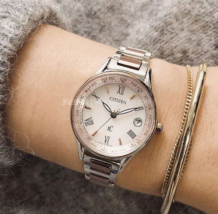 亚马逊海外购：Citizen 西铁城 xC系列 EC1165-51W 光动能五局电波时尚樱花女表 降至新低￥3222.47元