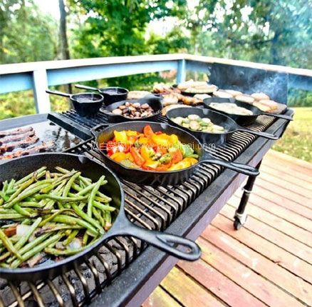 亚马逊海外购：Lodge 洛奇 L8SK3 铸铁无烟铸铁煎锅 26cm，直邮含税到手￥153.36元