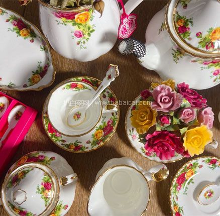 亚马逊海外购：Royal Albert 皇家阿尔伯特 老镇玫瑰系列 骨瓷茶壶糖罐奶壶三件套，免费直邮含税到手￥775.37