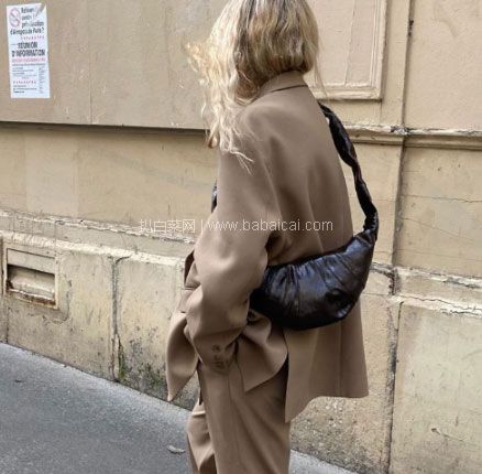 SSENSE中文官网：再降价！Lemaire 黑色小号 可颂包 售价$870（约￥5620元）