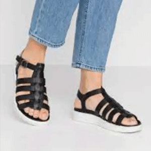 亚马逊海外购：ECCO 爱步 Flowt Luxe 女士角斗士罗马凉鞋，含税直邮到手￥418.24