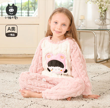 秋冬毛毛款居家服套装！小猪大卫 男女宝宝秋冬居家服珊瑚绒套装（90~120码） 多色 券后新低￥29.9元包邮