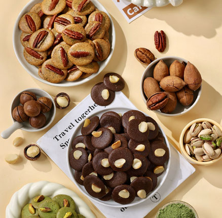 一口一个，轻甜酥脆！AKOKO 碧根果红茶脆/开心果抹茶脆/夏威夷果可可脆 120g*3罐 赠礼袋 券后￥99元包邮（33元/罐）